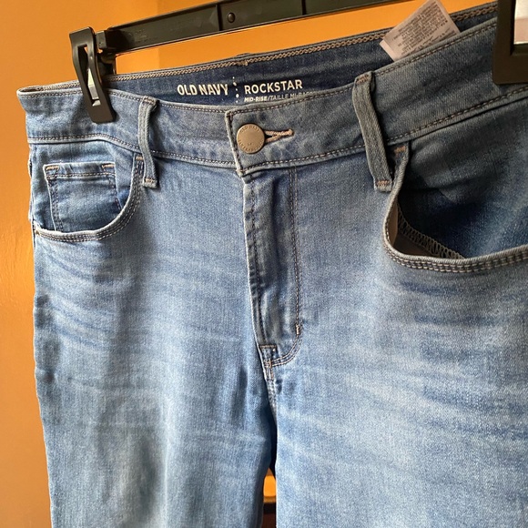 Old Navy Jeans (Two Tones Light Denim 8 Tall/Long) - Picture 4 of 7